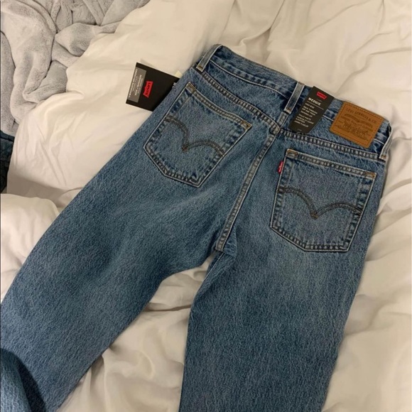 Levi wedgie jeans - Picture 2 of 3